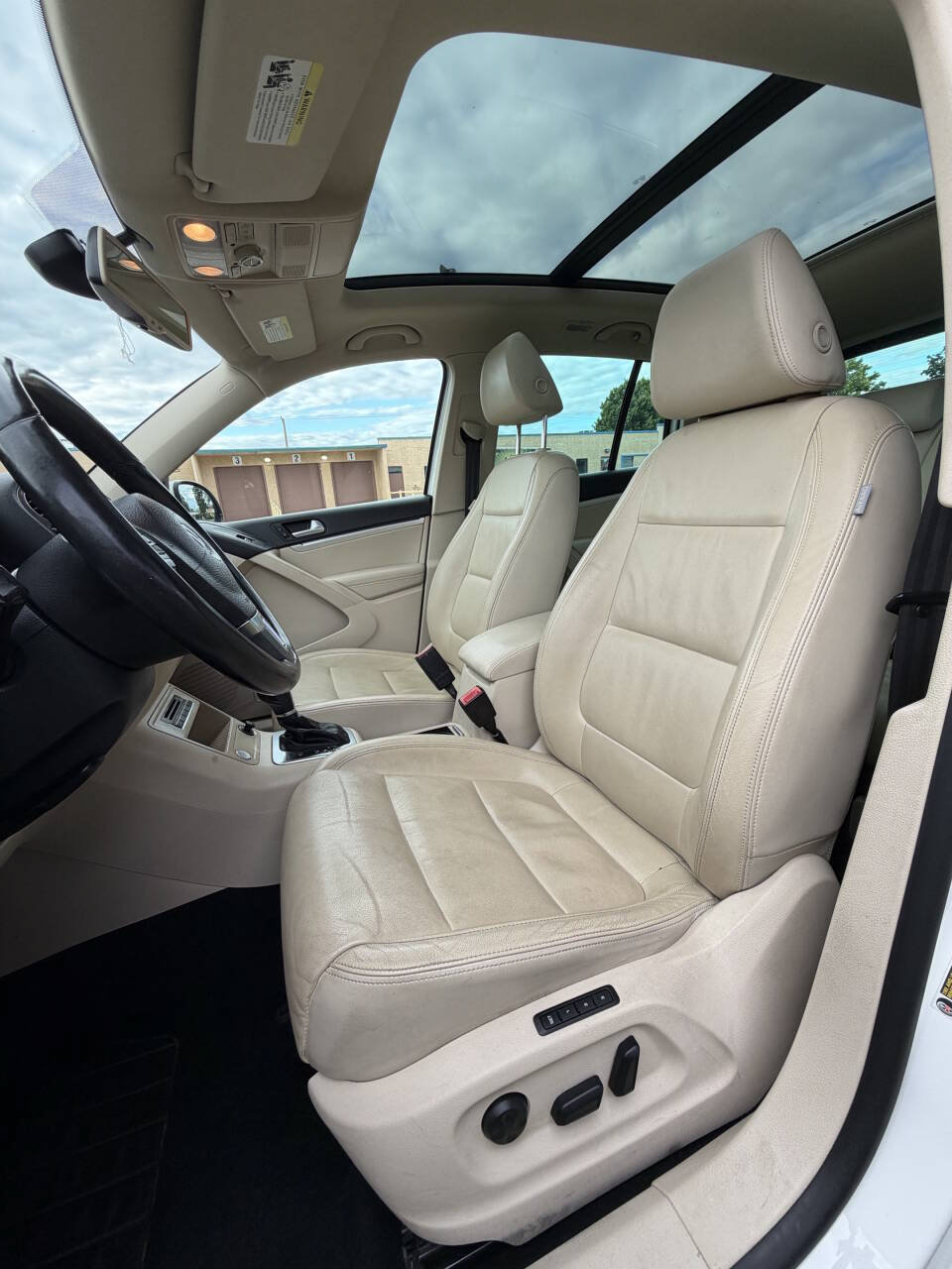 Used 2013 Volkswagen Tiguan SEL AWD/4WD image 10