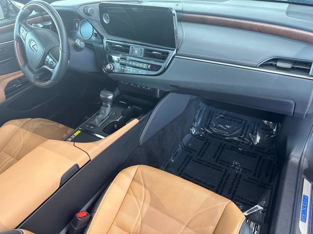 Used 2025 Lexus ES 300h w/ Technology Package image 58