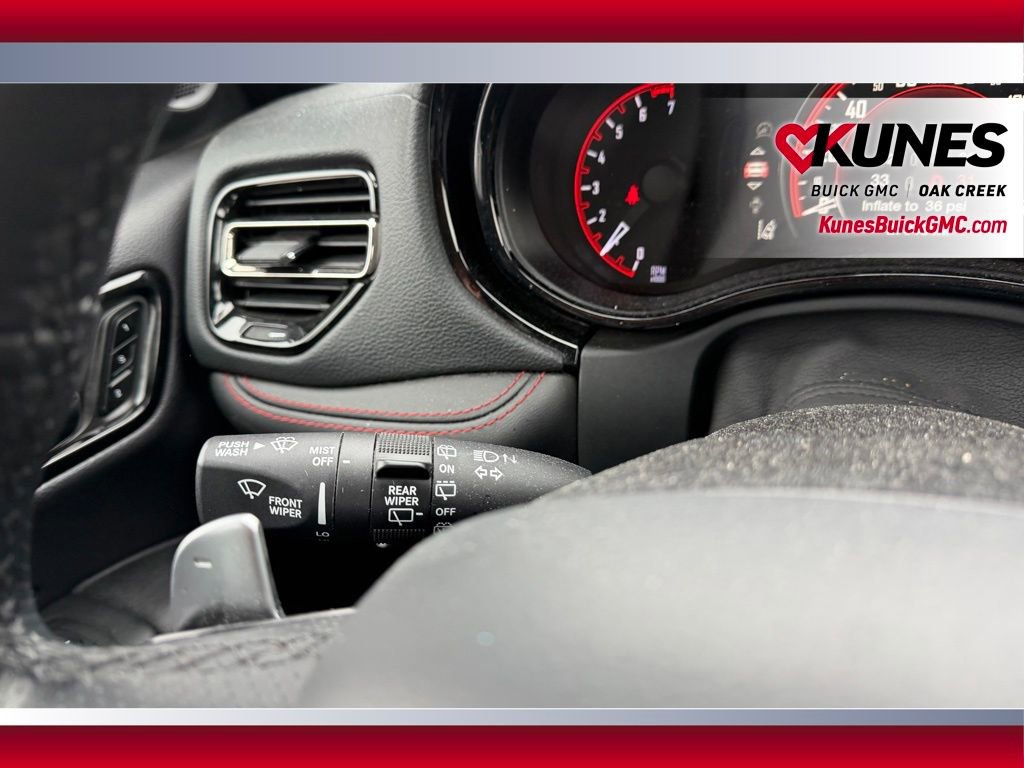 Used 2025 Dodge Durango GT AWD/4WD image 14