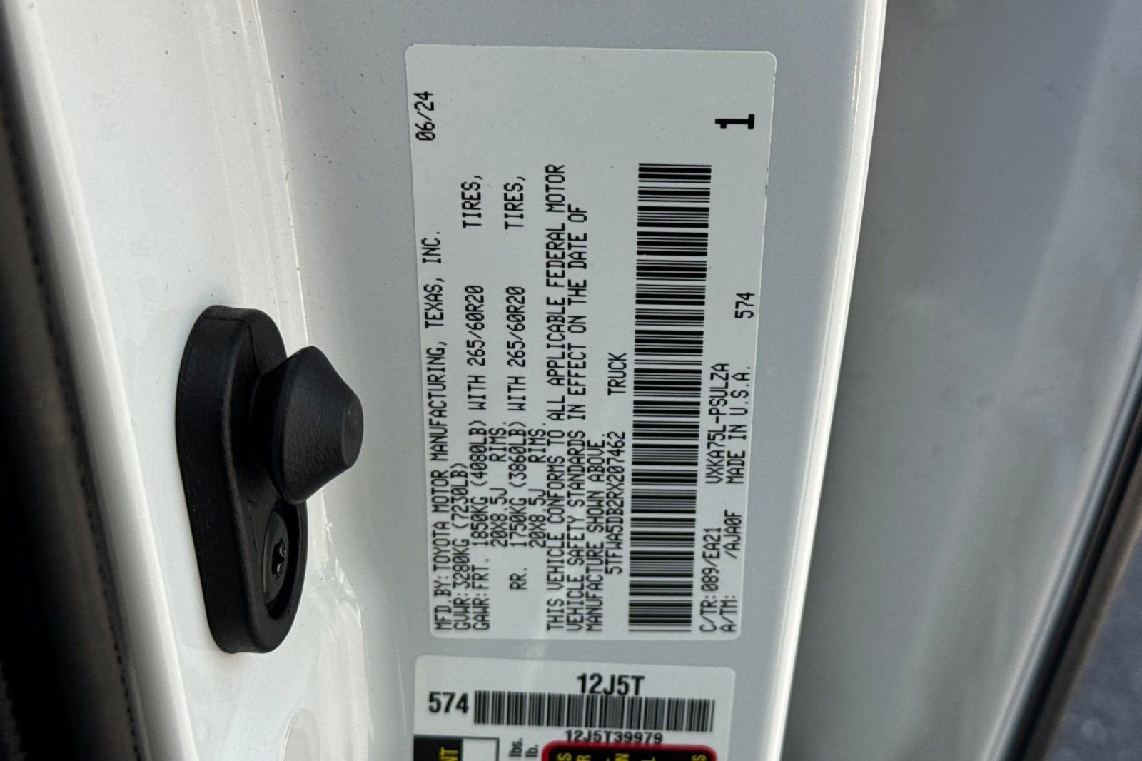 Used 2024 Toyota Tundra Limited w/ TRD Off-Road Package AWD/4WD image 28