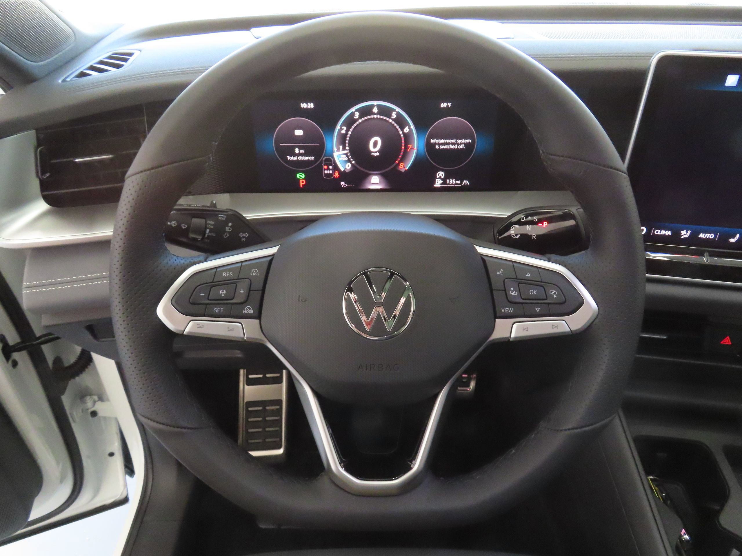 New 2026 Volkswagen Tiguan SE R-Line AWD/4WD image 13