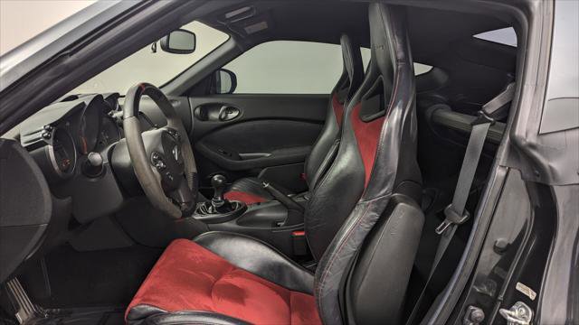 Used 2015 Nissan 370Z NISMO image 14
