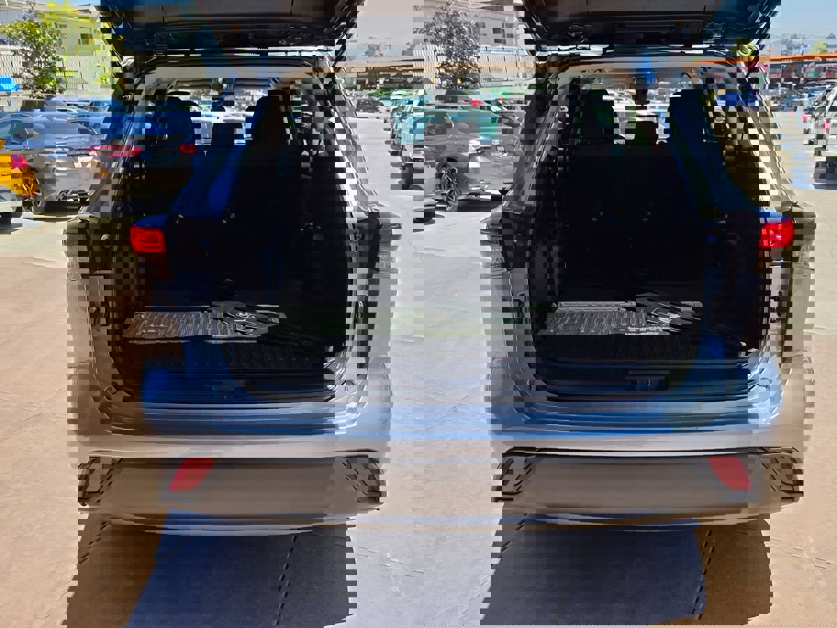 Used 2021 Toyota Highlander LE image 20