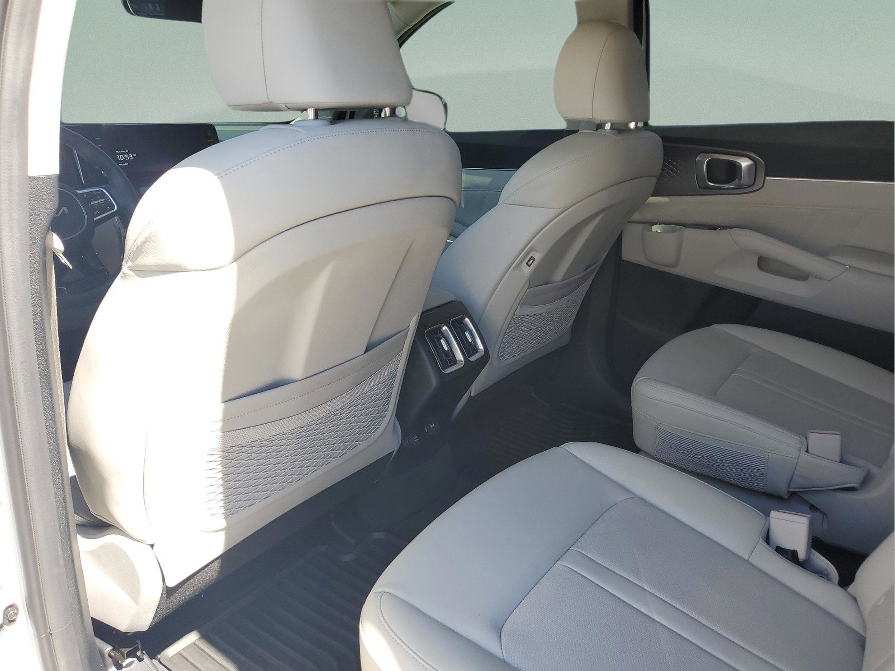 Used 2023 Kia Sorento SX image 8