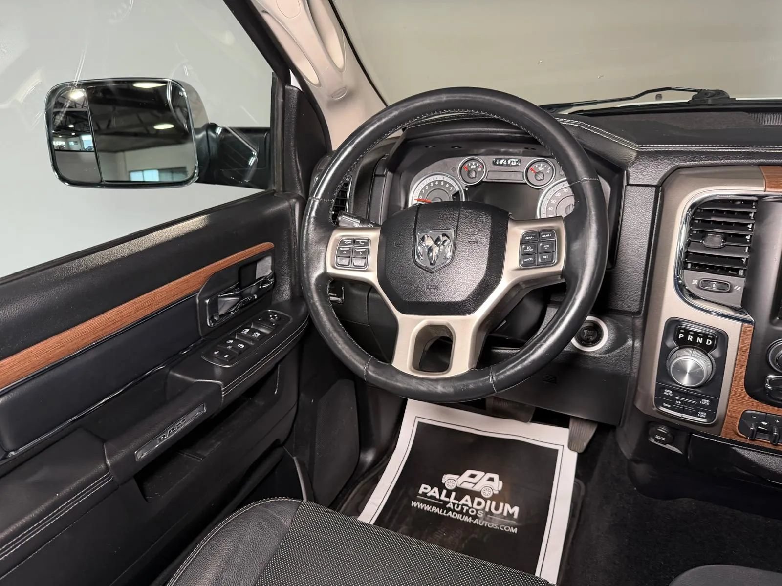 Used 2015 RAM 1500 Laramie w/ Convenience Group AWD/4WD image 24