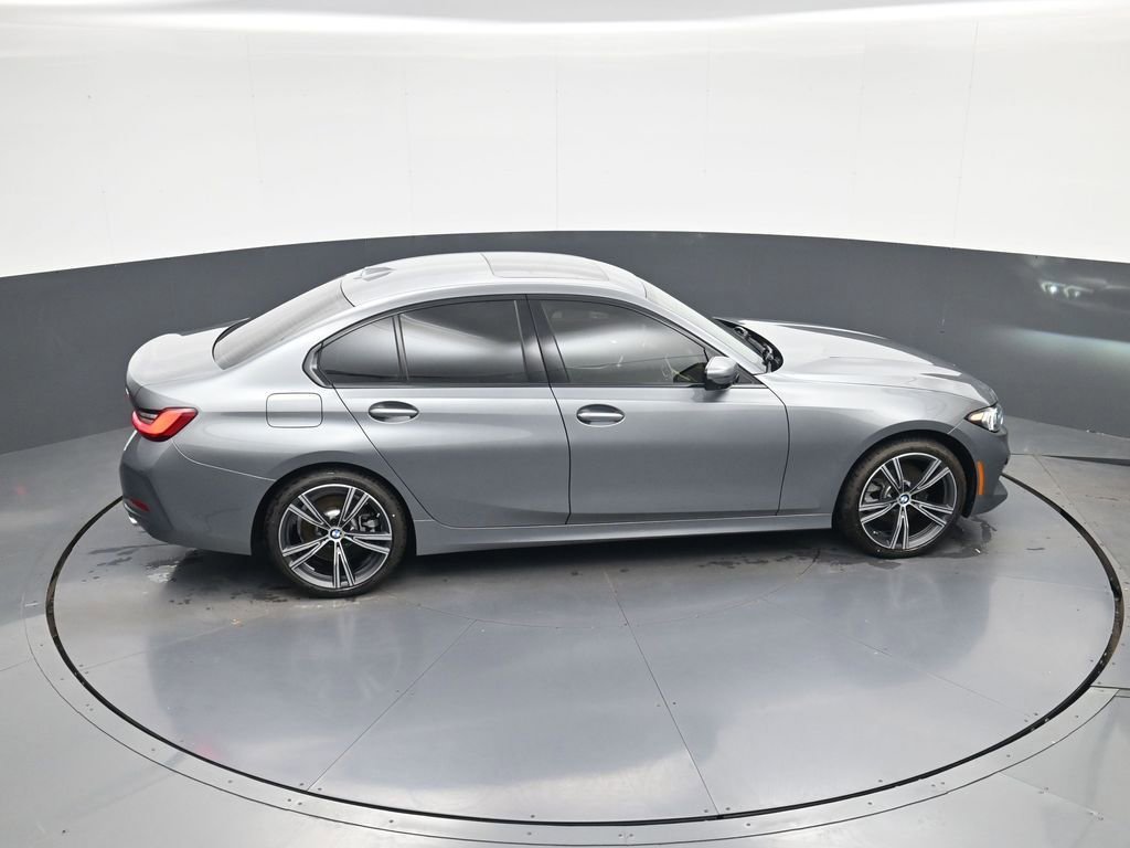 Used 2023 BMW 330i xDrive Sedan w/ Premium Package image 32