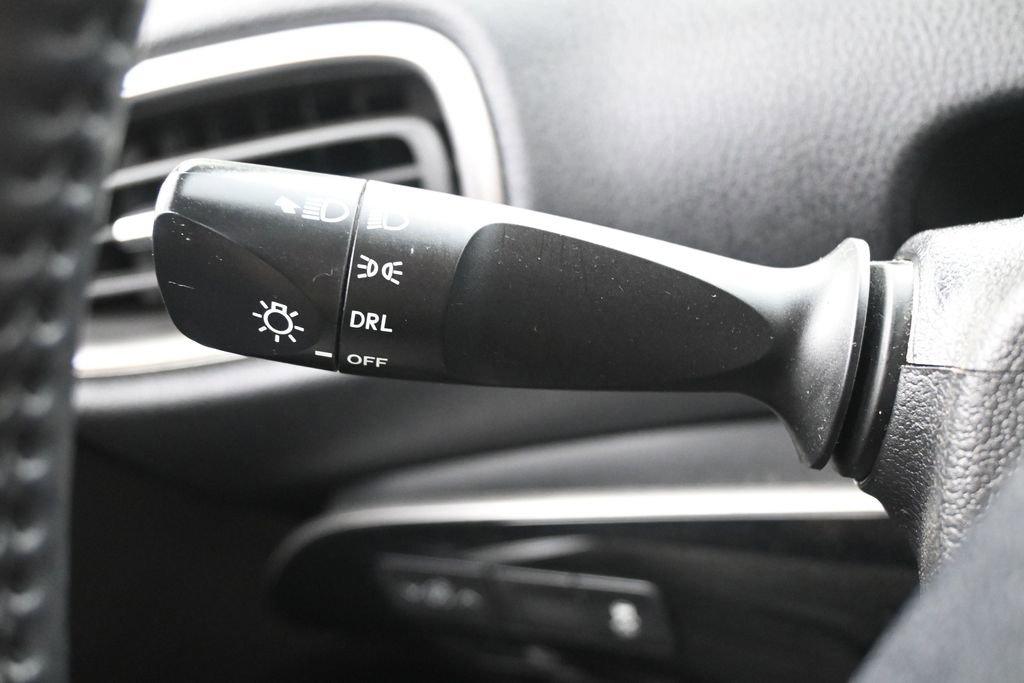 Used 2020 Toyota Prius Prime LE w/ Carpet Mat Package image 16