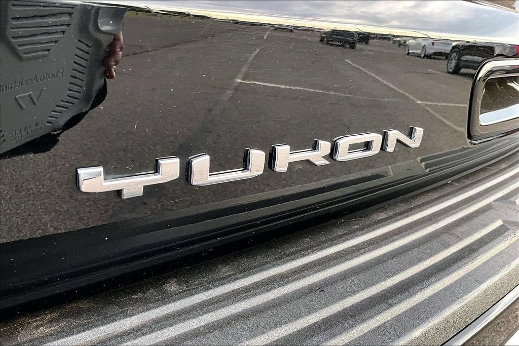 Used 2025 GMC Yukon Denali AWD/4WD image 34