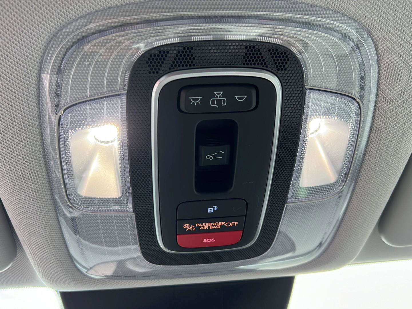 Used 2025 Hyundai Kona Limited image 12