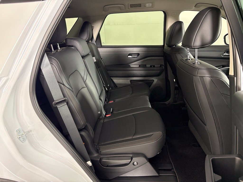 New 2026 Nissan Pathfinder SL FWD image 41
