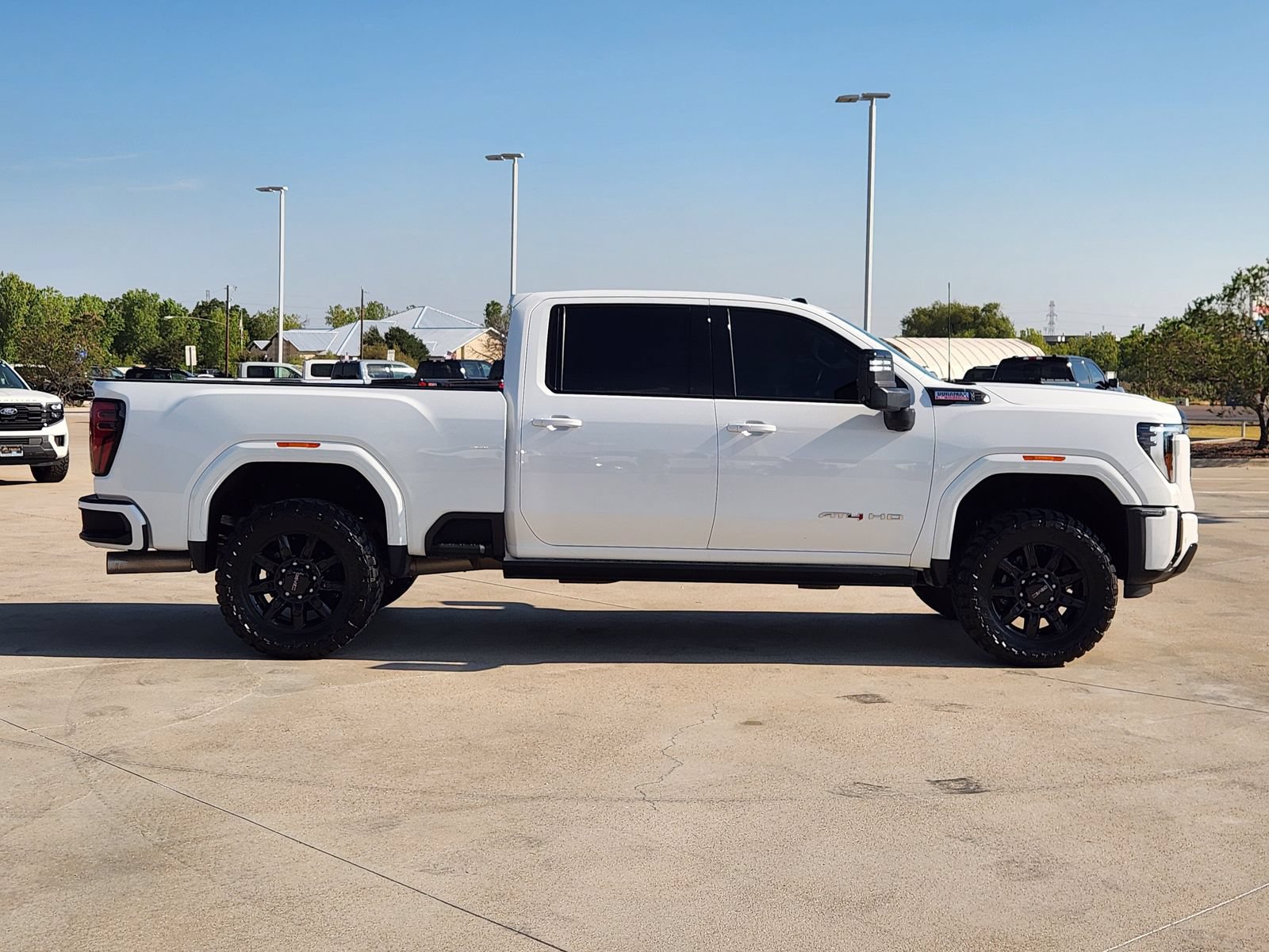 Used 2025 GMC Sierra 2500 AT4 w/ AT4 Premium Plus Package AWD/4WD image 7