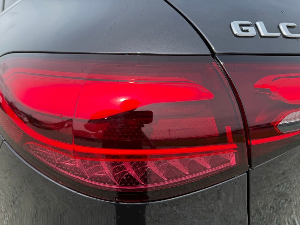 Used 2025 Mercedes-Benz GLC 300 4MATIC image 10