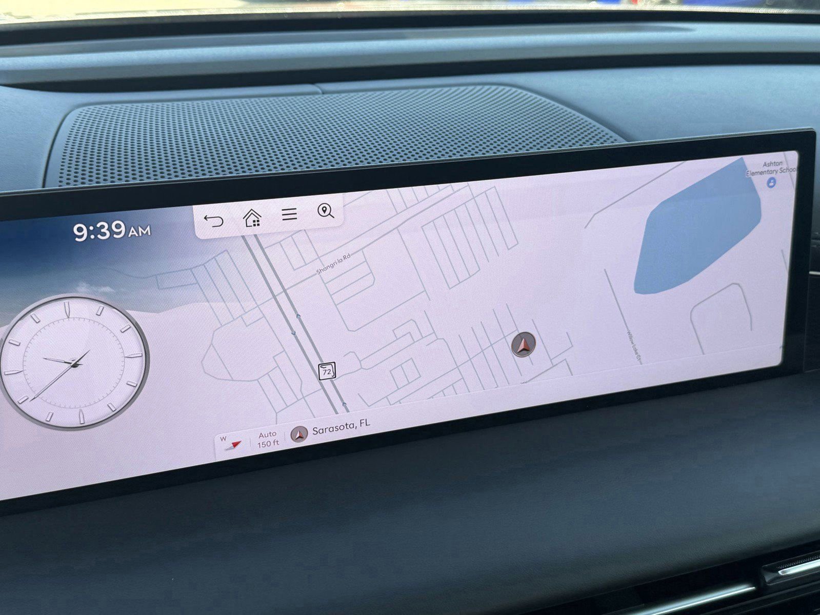 Used 2025 Genesis G80 2.5T image 25