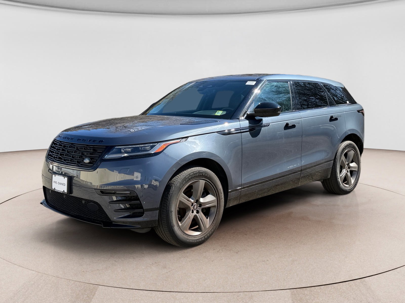Used 2025 Land Rover Range Rover Velar Dynamic SE image 1