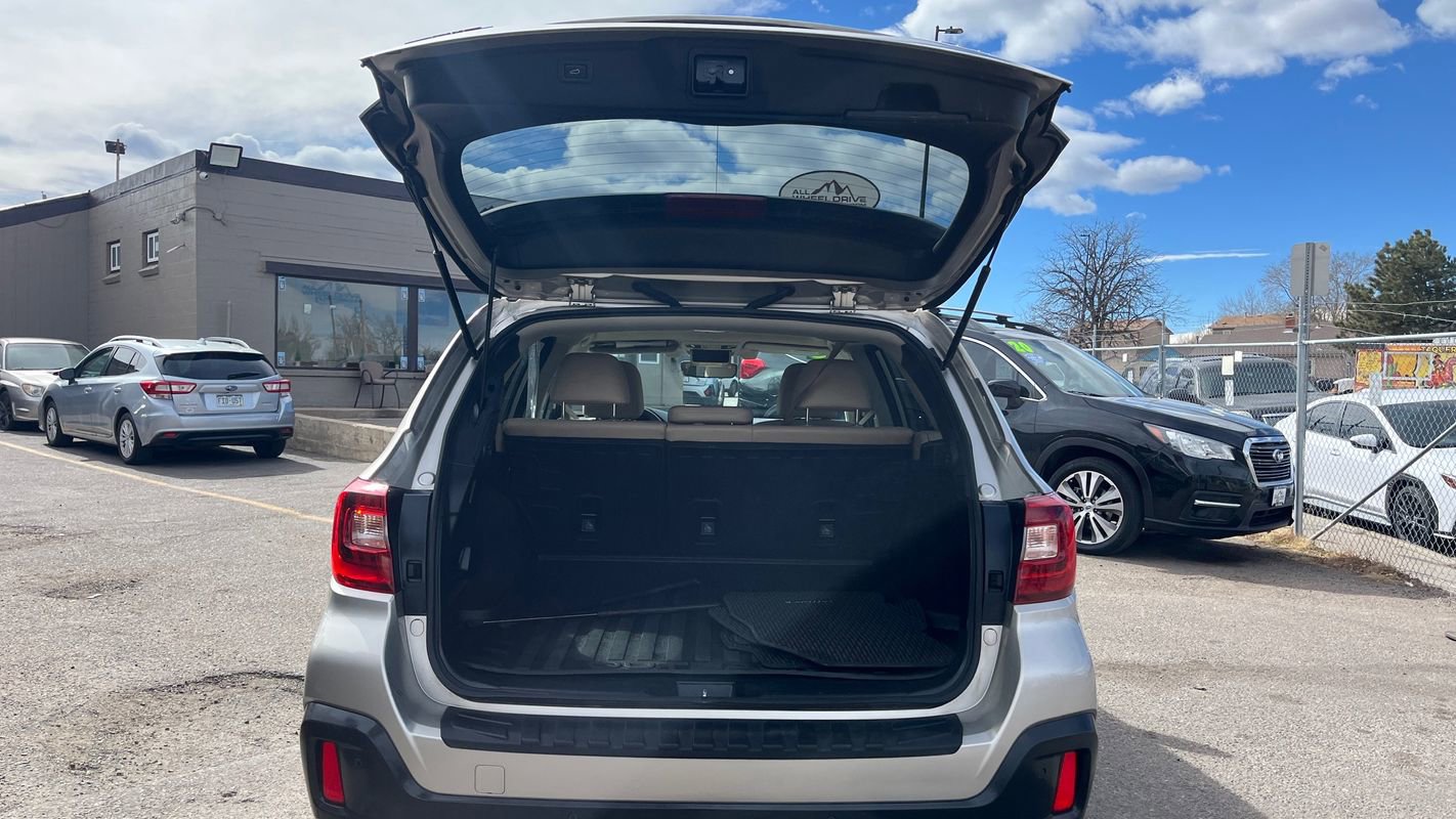 Used 2018 Subaru Outback 2.5i Limited image 24