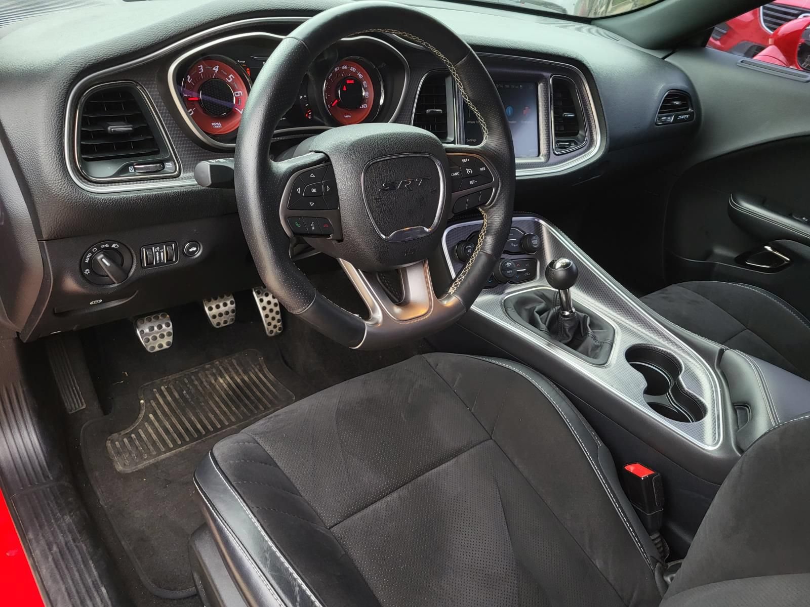 Used 2015 Dodge Challenger SRT Hellcat RWD image 17