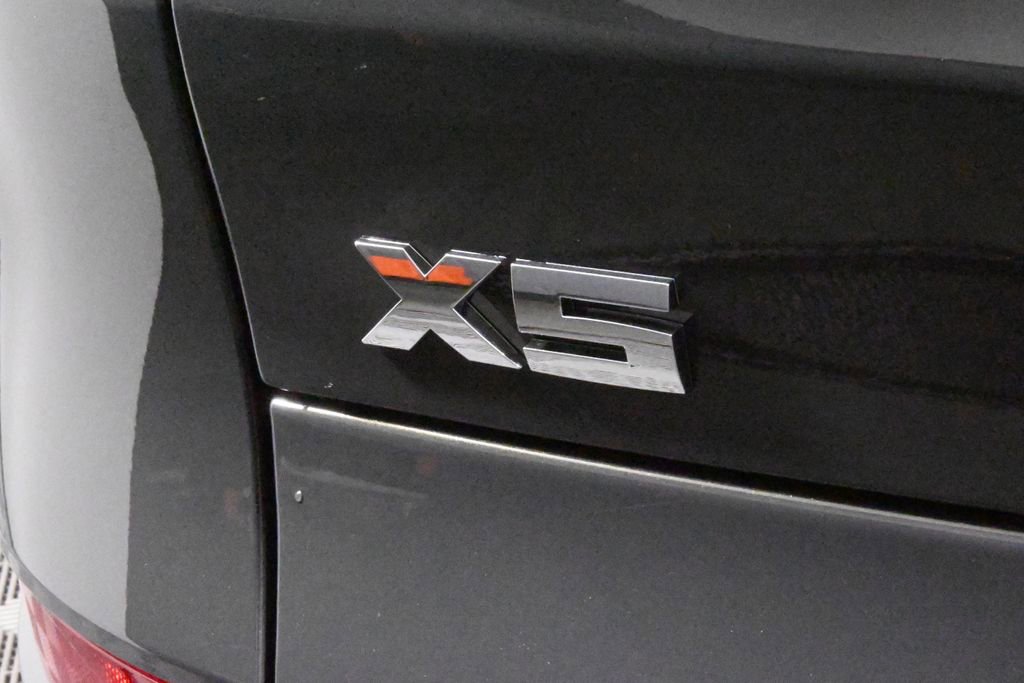 Used 2025 BMW X5 M60i w/ Executive Package image 44