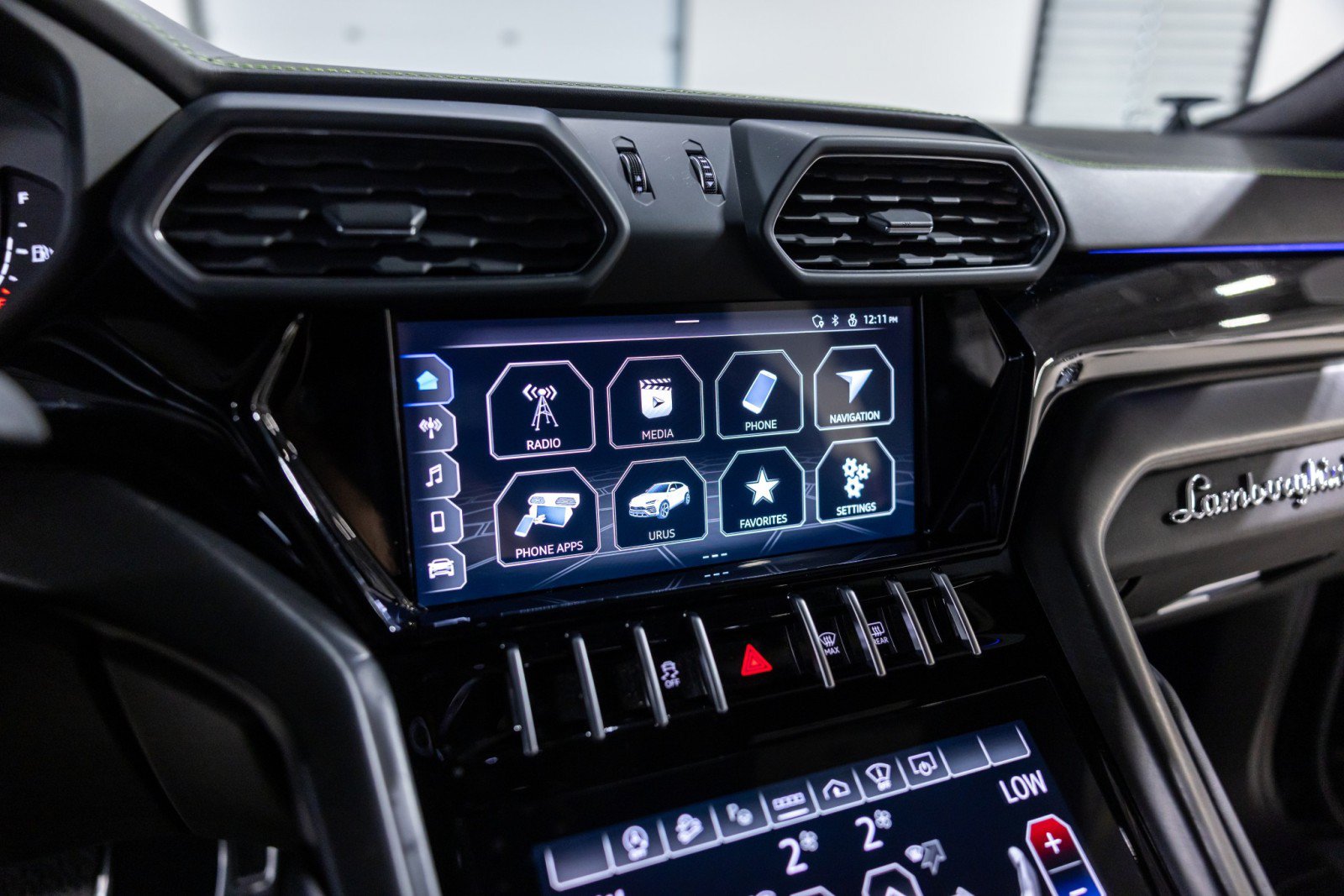 Used 2022 Lamborghini Urus AWD/4WD image 45