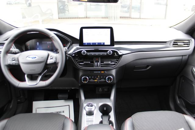 Used 2025 Ford Escape ST-Line image 11