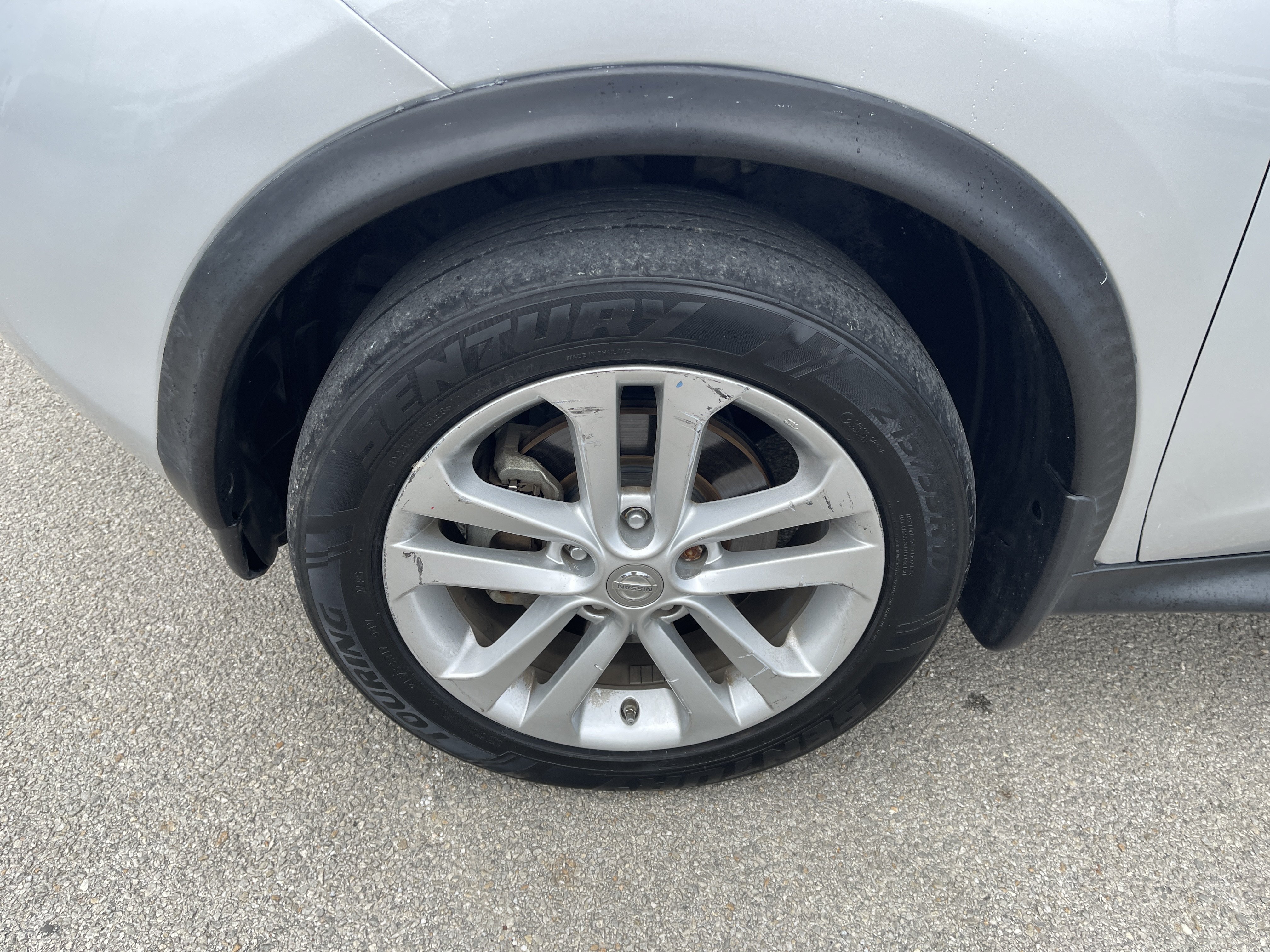 Used 2013 Nissan Juke S FWD image 11