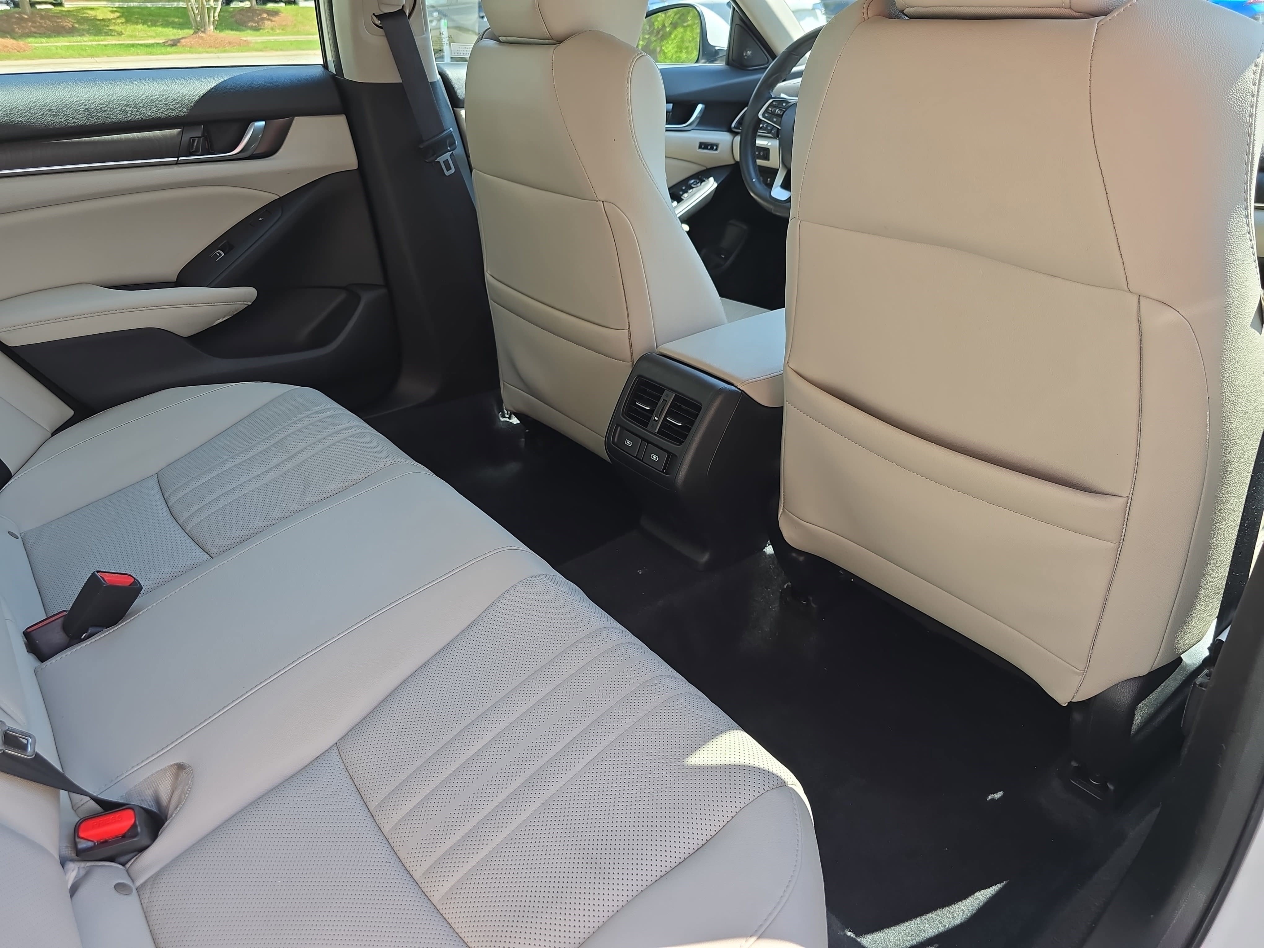 Used 2021 Honda Accord Touring image 11