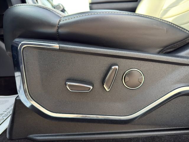 Used 2023 Ford F150 Lightning Platinum image 21