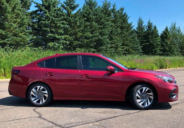 Used 2023 Subaru Legacy Limited image 3