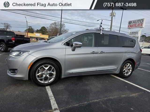 Used 2018 Chrysler Pacifica Limited image 2