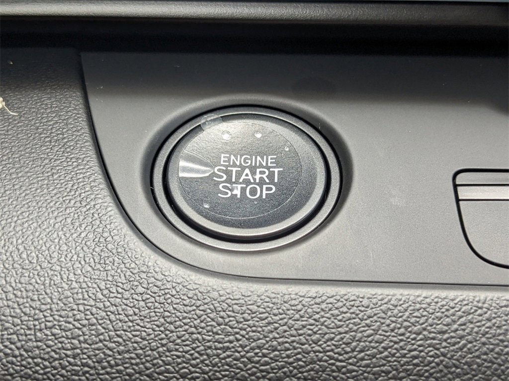 New 2025 Hyundai Elantra SEL image 25