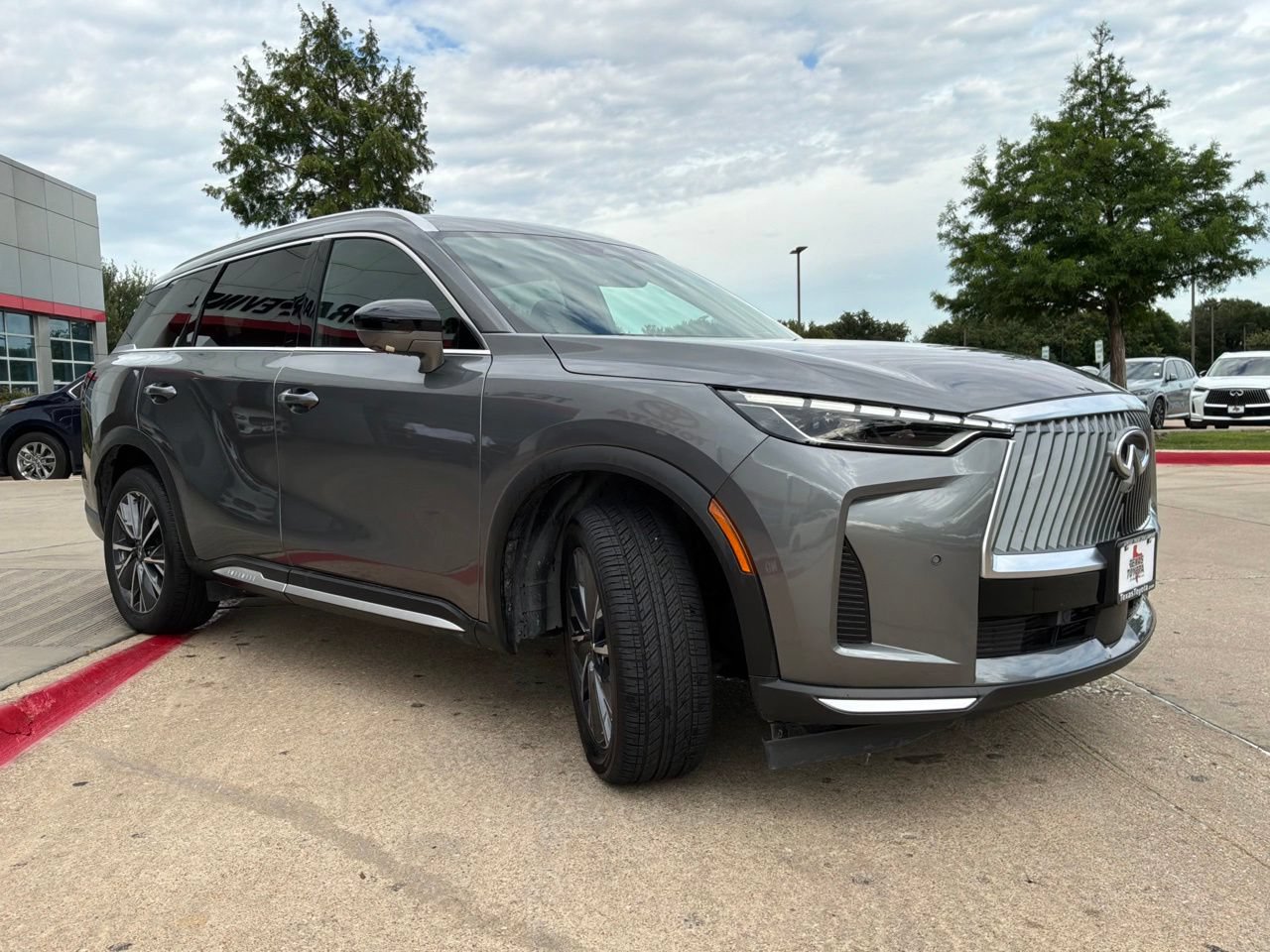Used 2026 INFINITI QX60 Luxe FWD image 4