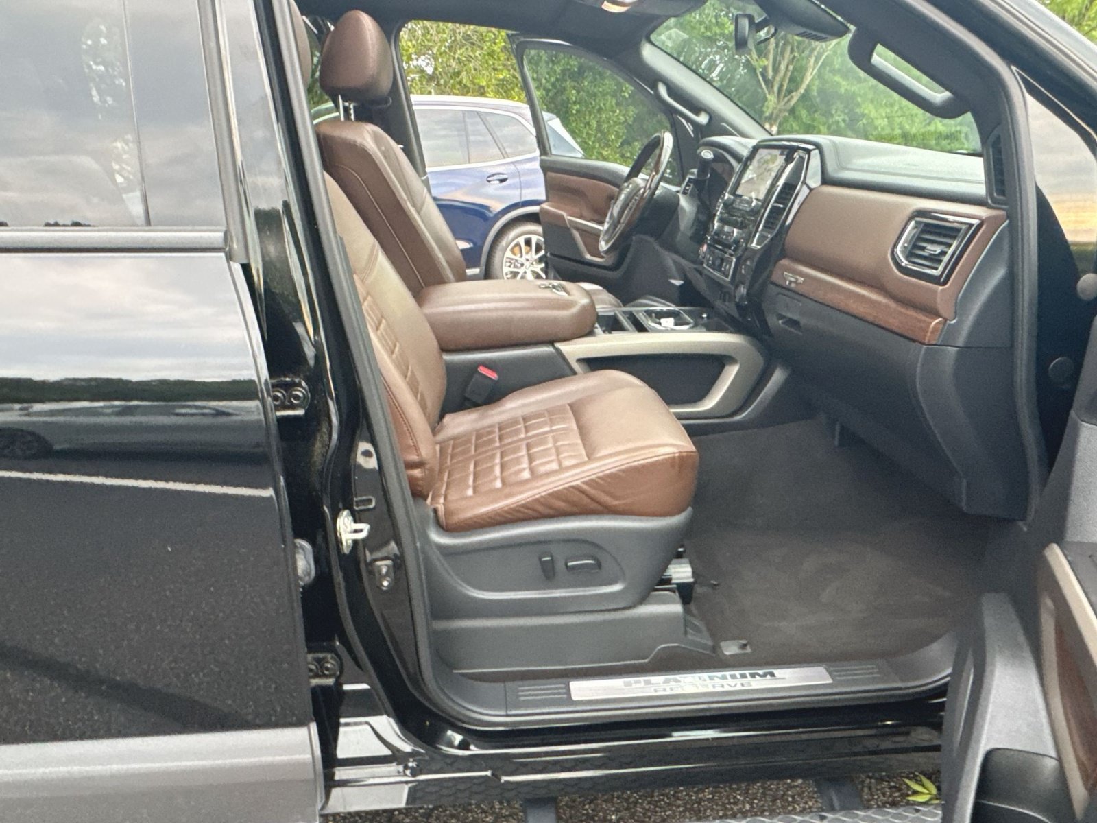 Used 2020 Nissan Titan Platinum Reserve w/ Moonroof Package RWD image 33