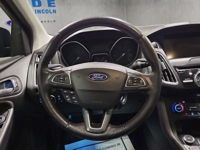 Used 2016 Ford Focus SE w/ Equipment Group 201A FWD image 12