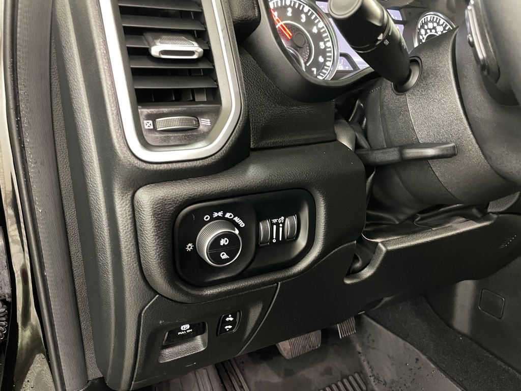 Used 2025 RAM 1500 Big Horn AWD/4WD image 26