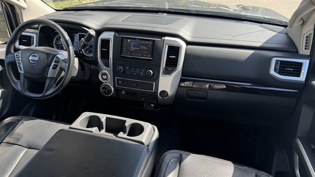 Used 2017 Nissan Titan SV AWD/4WD image 12