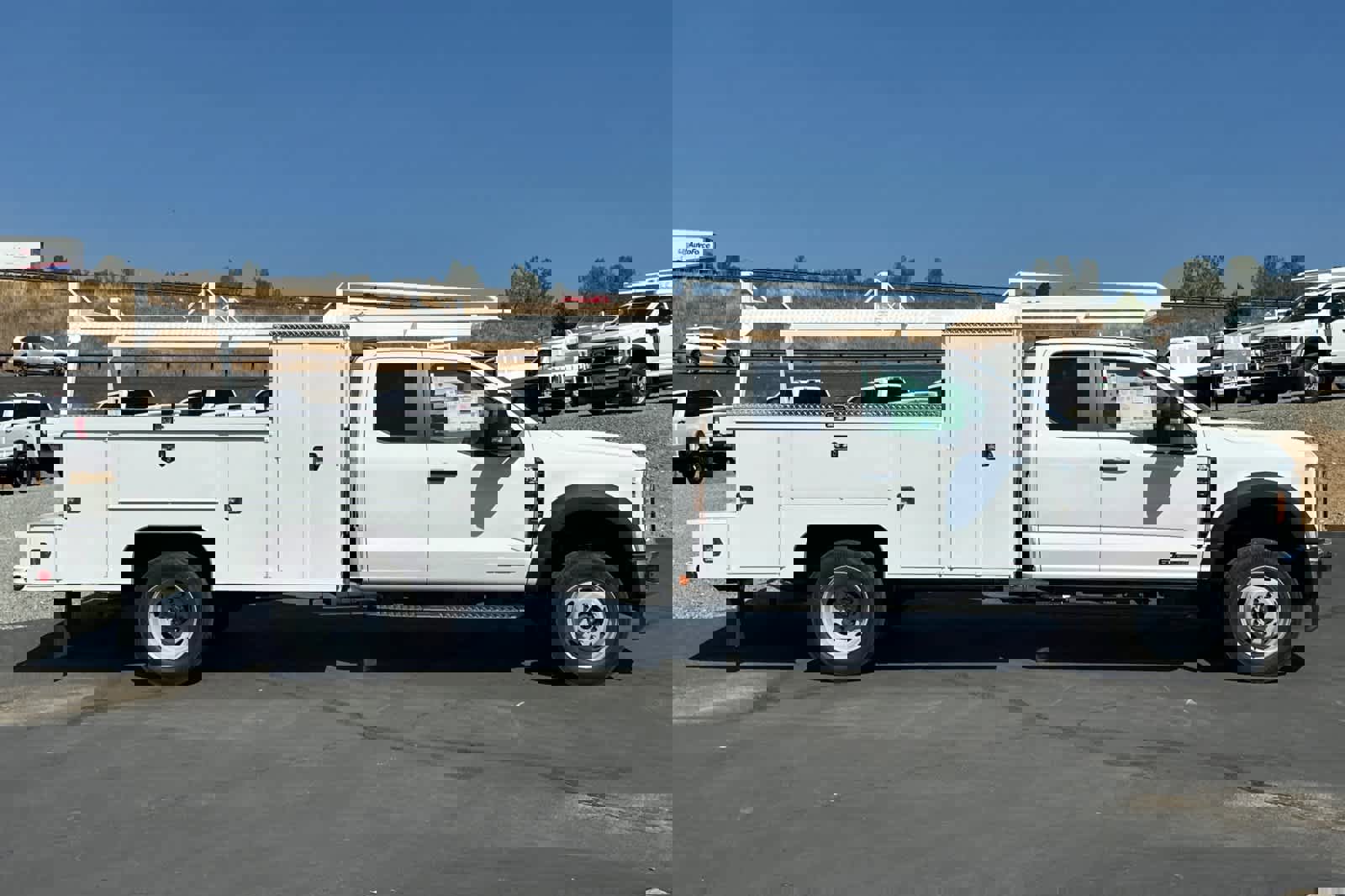 New 2026 Ford F550 4x4 SuperCab Super Duty image 4