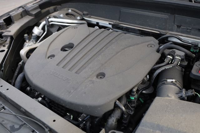 Used 2025 Volvo XC60 B5 Plus image 9