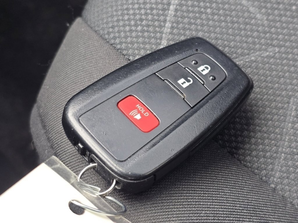 Used 2024 Toyota RAV4 XLE image 33