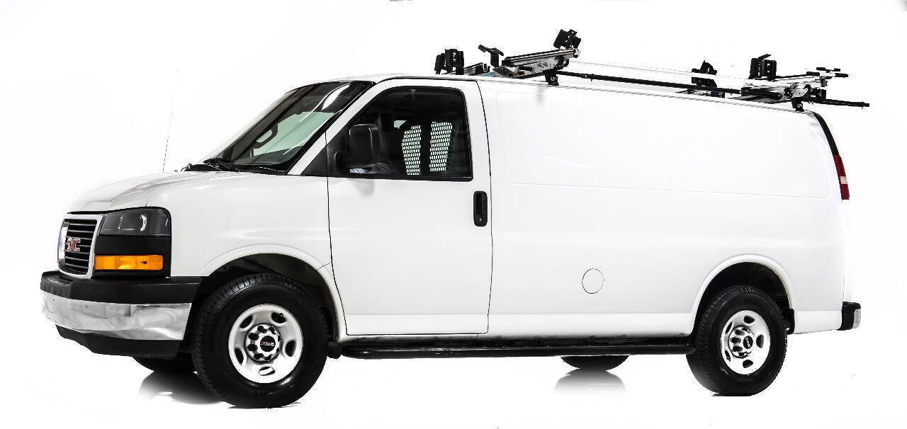 Used 2017 GMC Savana 2500 image 2