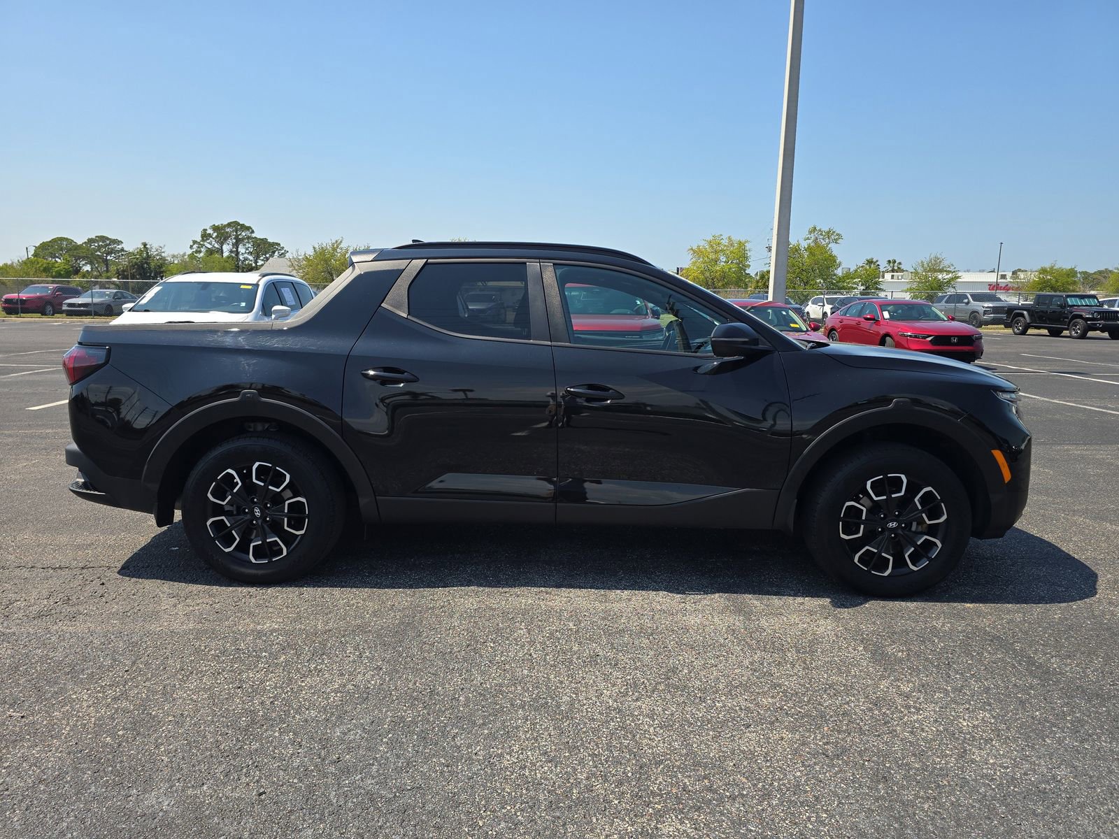 Used 2023 Hyundai Santa Cruz SEL Premium image 3