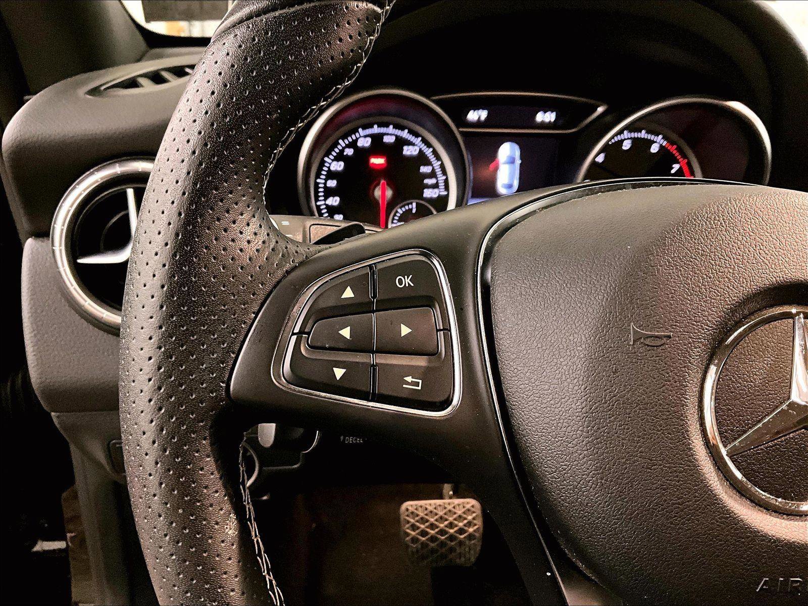 Used 2017 Mercedes-Benz CLA 250 4MATIC image 17