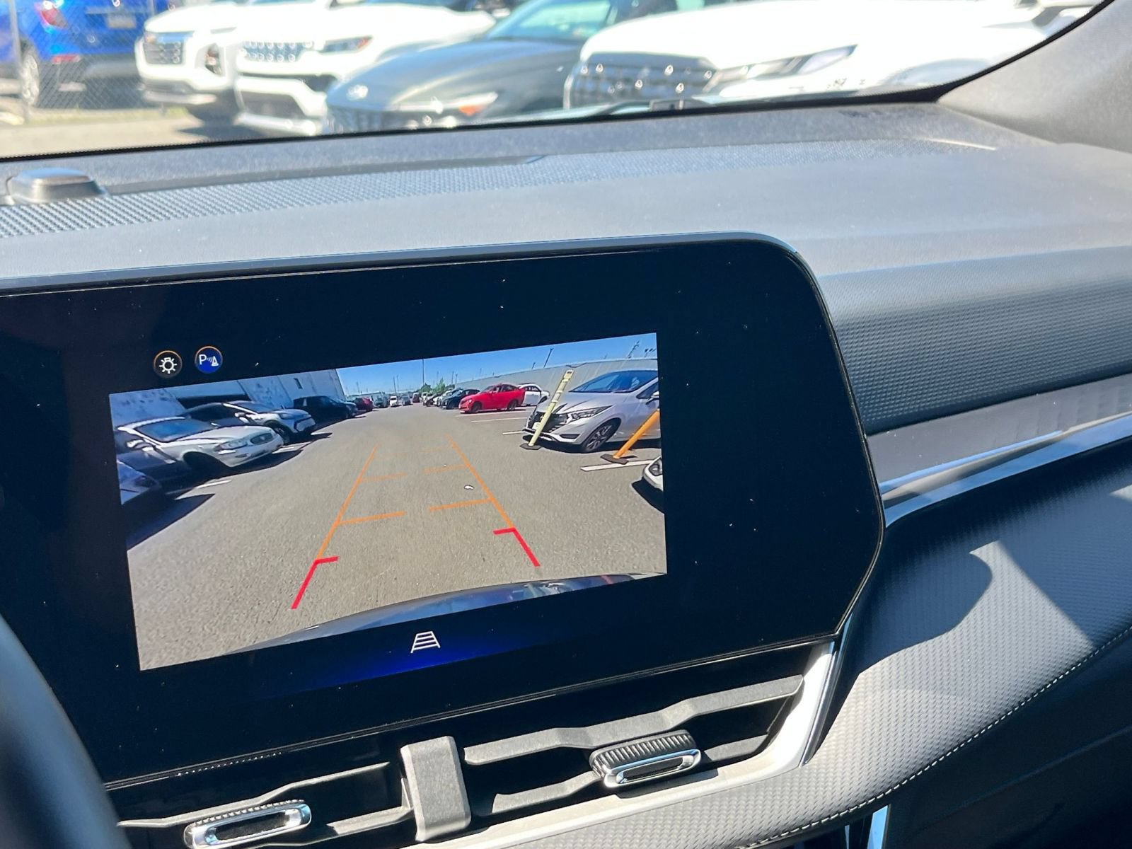 Used 2025 Chevrolet Equinox LT FWD image 23