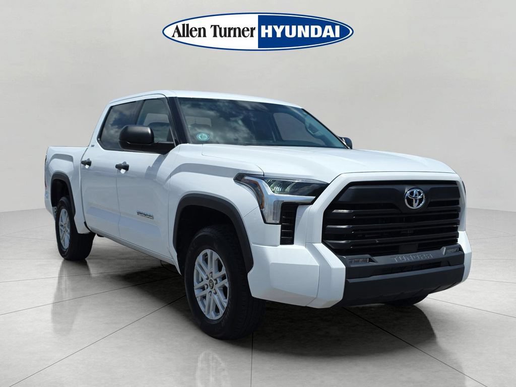 Used 2022 Toyota Tundra SR5 AWD/4WD image 2