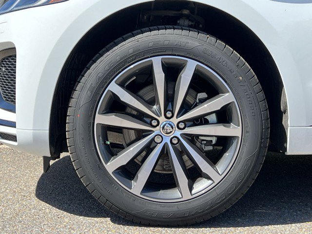 New 2025 Jaguar F-PACE R-Dynamic S image 16