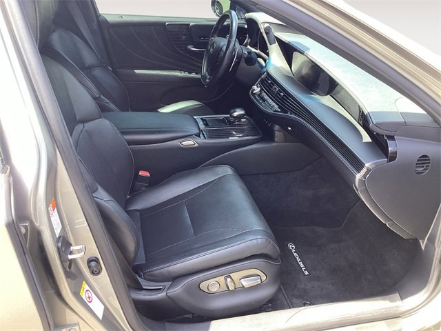 Used 2019 Lexus LS 500 AWD w/ Accessory Package (Z2) image 15