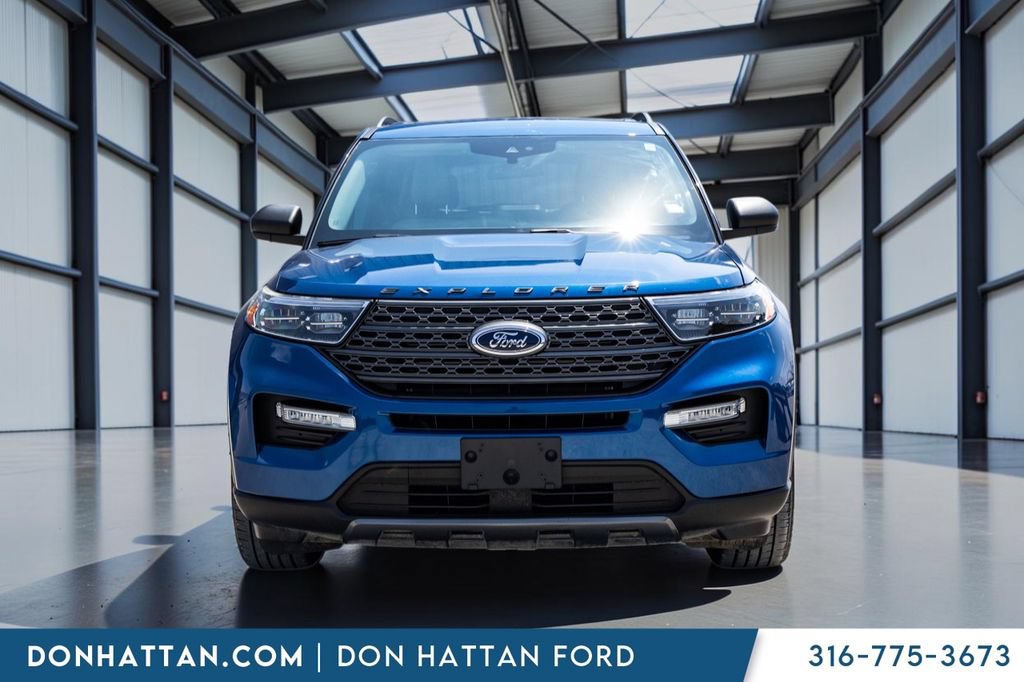 Used 2021 Ford Explorer XLT w/ Equipment Group 202A AWD/4WD image 23