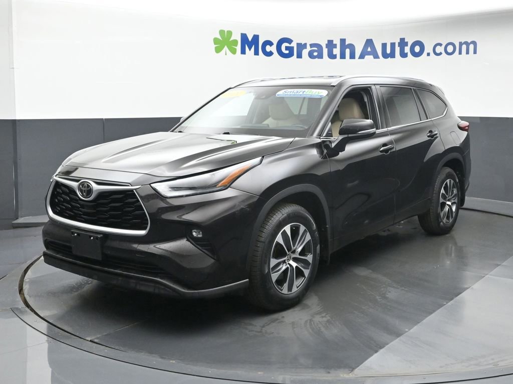 Used 2021 Toyota Highlander XLE image 23