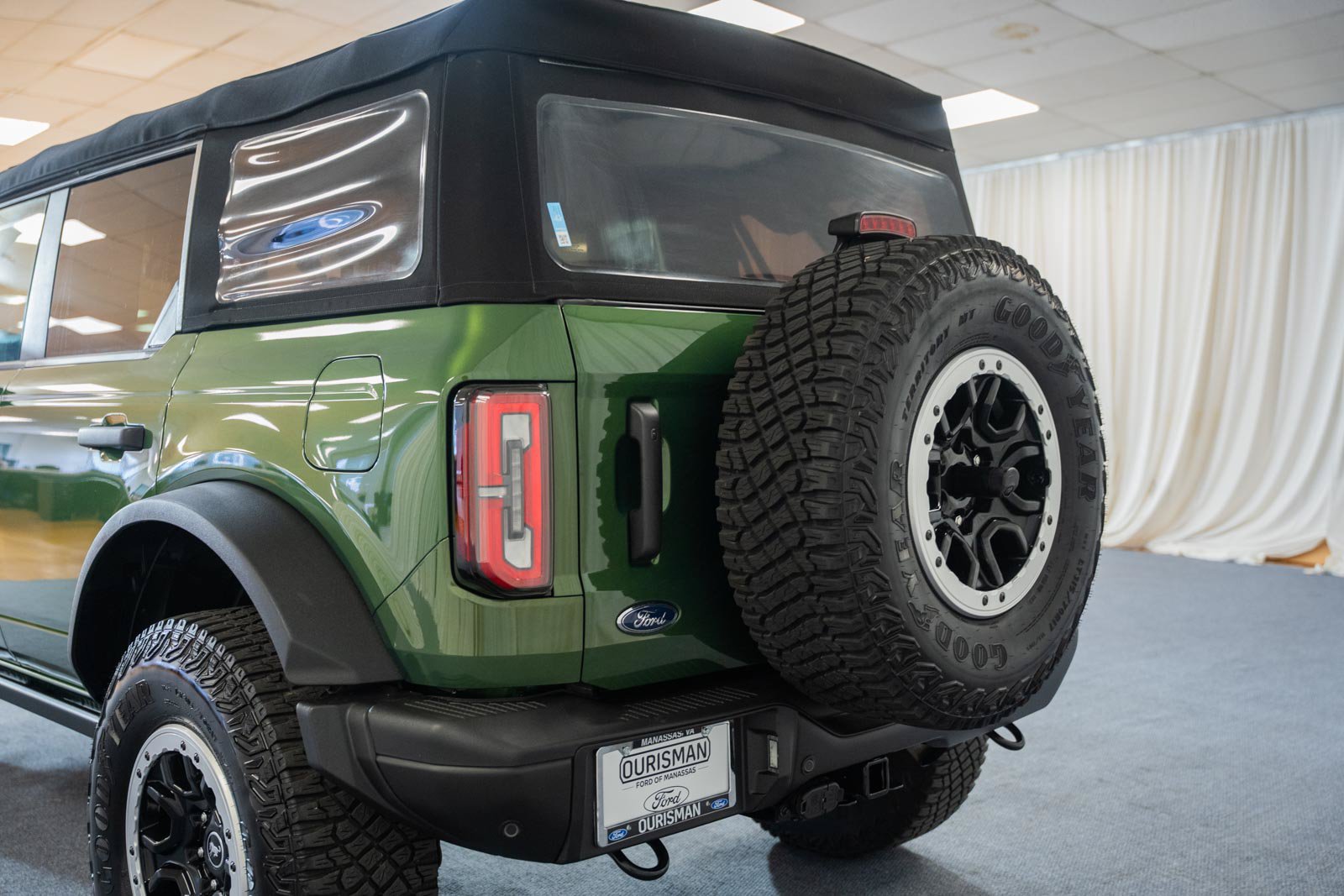 Certified 2023 Ford Bronco Badlands w/ Sasquatch Package AWD/4WD image 6