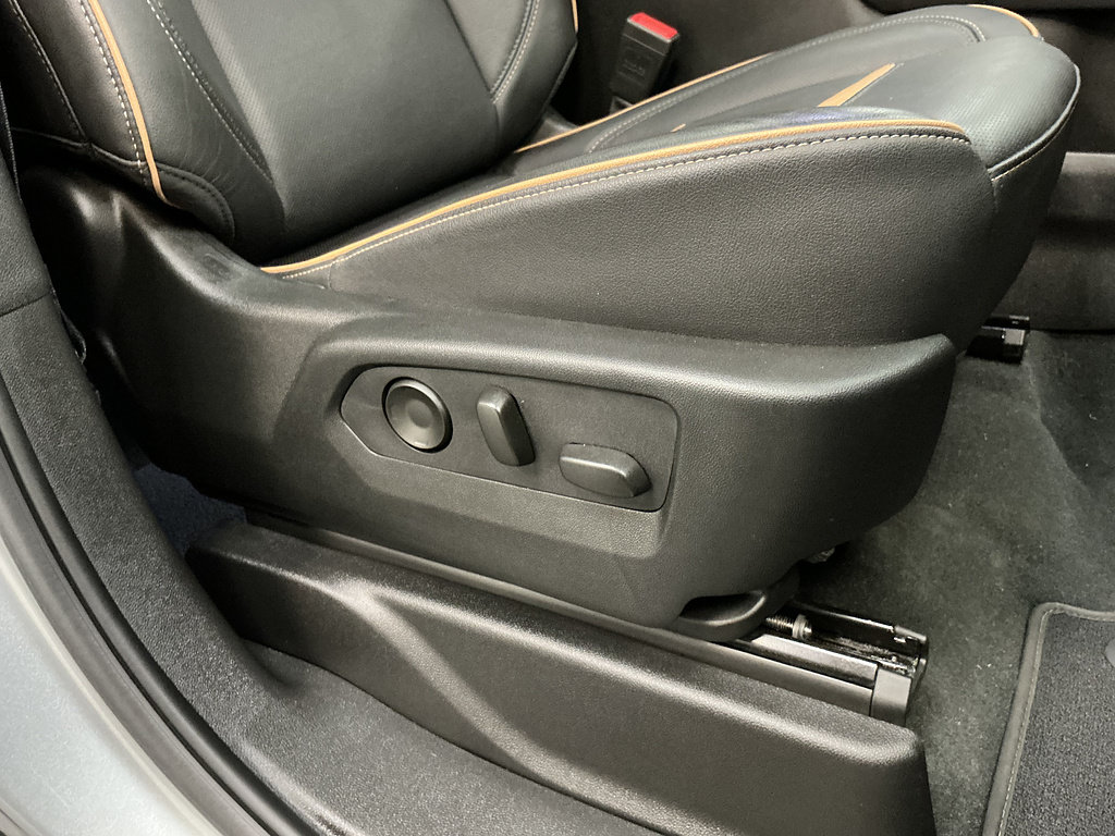 Used 2024 GMC Yukon AT4 AWD/4WD image 35