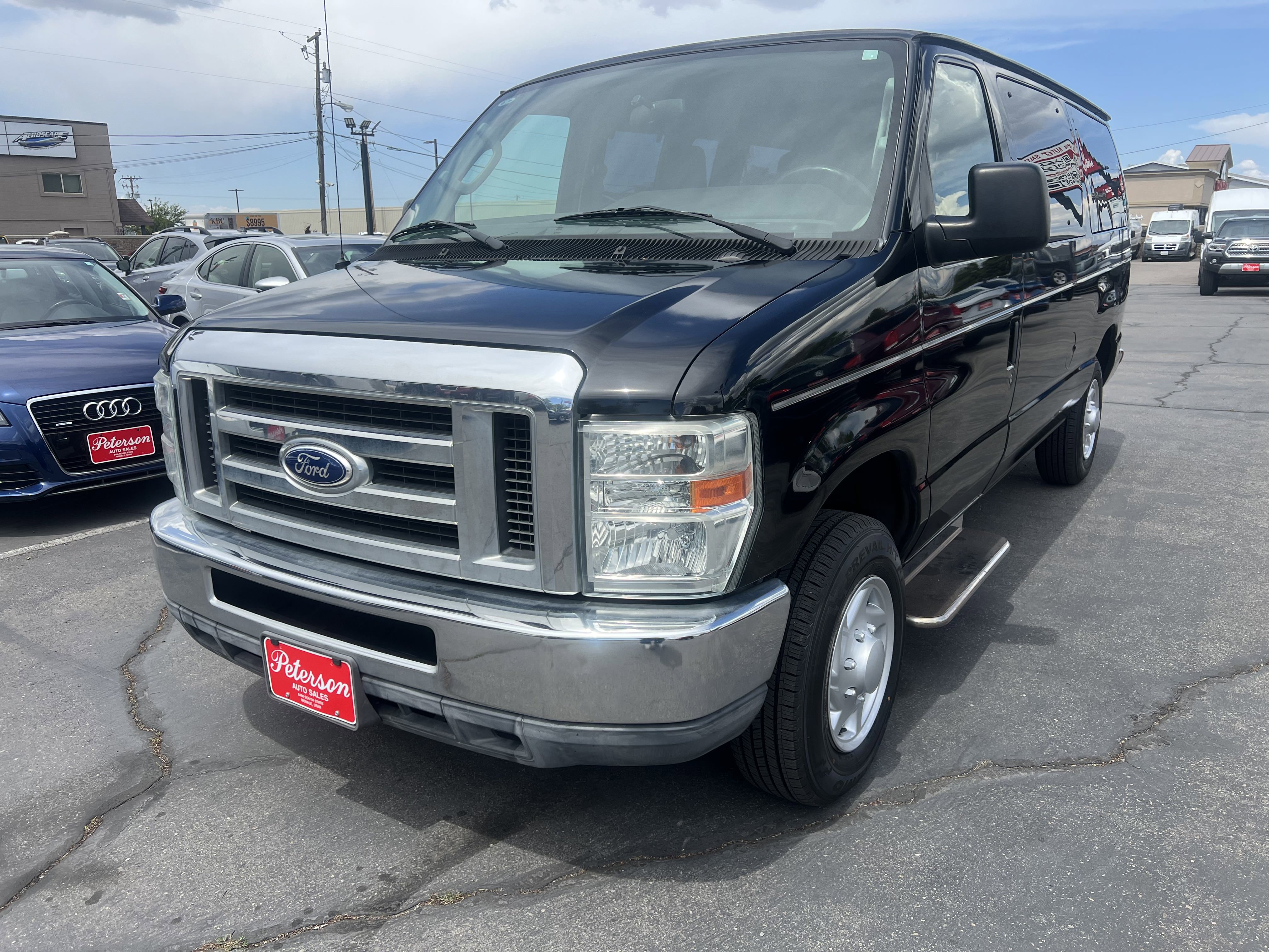 Used 2014 Ford E-150 and Econoline 150 Wagon RWD image 3