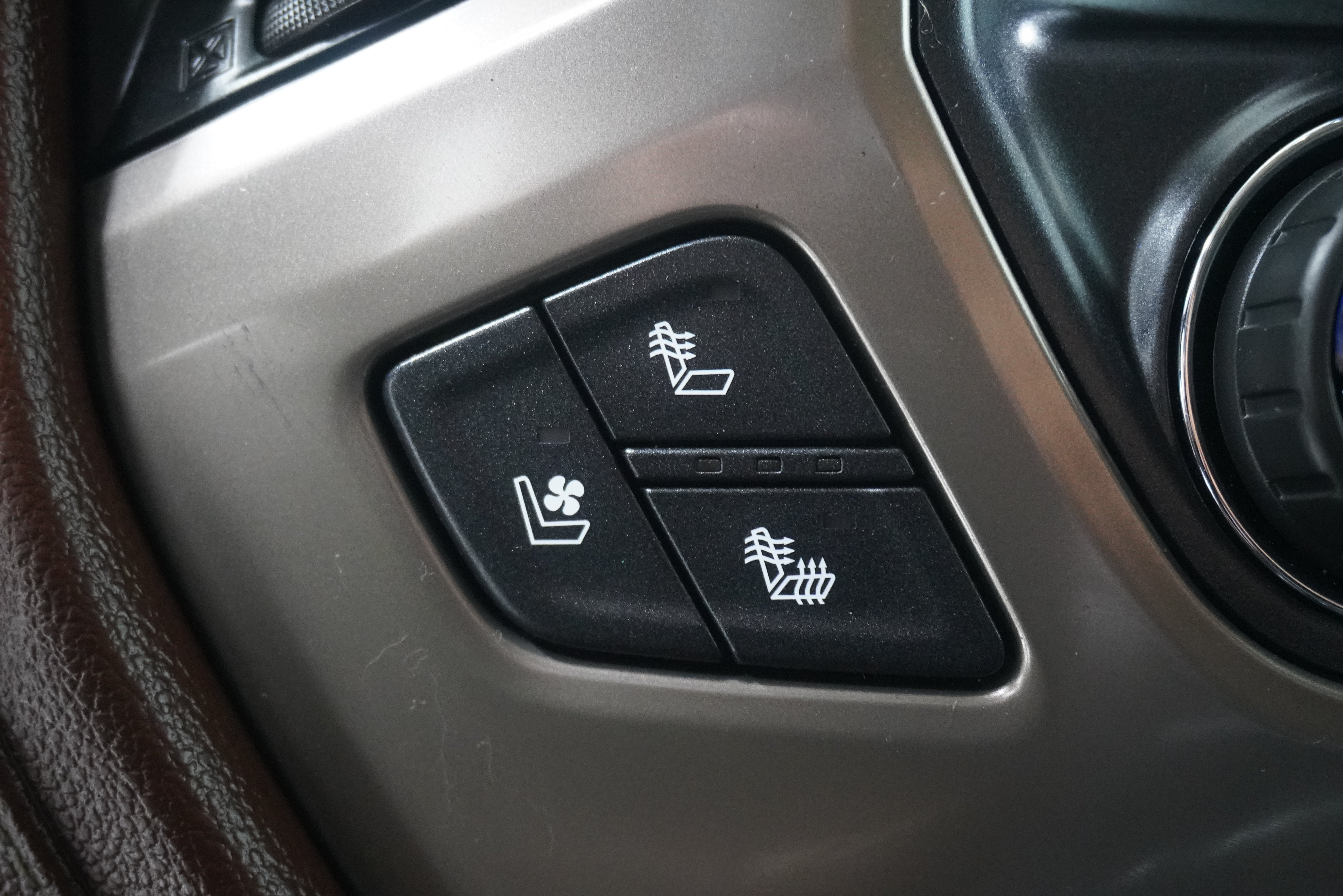 Used 2018 Chevrolet Silverado 3500 High Country w/ Duramax Plus Package AWD/4WD image 26